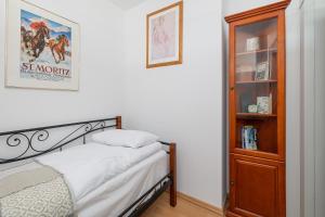 Posteľ alebo postele v izbe v ubytovaní One Bedroom Apartment with Balcony in Poznan by Noclegi Renters