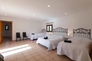 Postel nebo postele na pokoji v ubytování Castellet + 37 fotografií