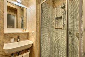 Colosseo Accomodation Room Guest House的一间浴室
