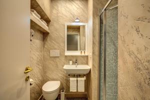Colosseo Accomodation Room Guest House的一间浴室