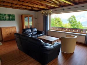 A seating area at Haus Traunsee Blick