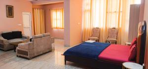 Posezení v ubytování Hotel Sun Plaza- Near Yashobhoomi Convention Centre