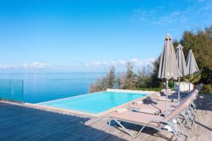 Bazén v ubytování Villa Le Reve nebo v jeho okolí + 50 fotografií