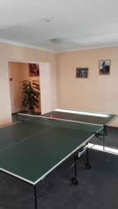 Stolní tenis v ubytování Tumar Apart Hotel nebo okolí