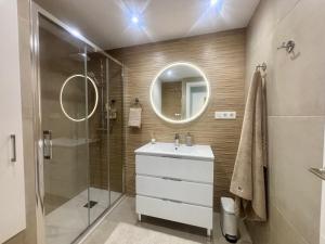 Ένα μπάνιο στο K13 Ocean Point - Apartment +18 φωτογραφίες
