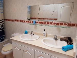 Koupelna v ubytování Villa Roque Del Conde 3Mit Traumhaftem Meerblick