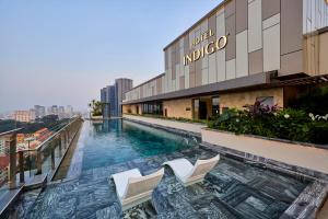 Hotel Indigo Saigon the City by IHG内部或周边的泳池
