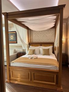 Uma cama ou camas num quarto em Hotel Kerber