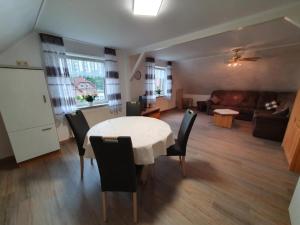 Ruang duduk di Komfortable Ferienwohnung In Werdum