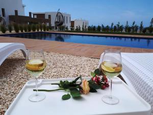 Ποτά στο Luxuriöse Villa Mit 4 Schlafzimmern, Pool Und Whirlpool +32 φωτογραφίες