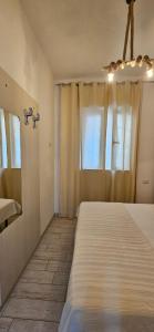 Postel nebo postele na pokoji v ubytování Drei Zimmer Wohnung Im Erdgeschoss