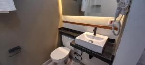 Koupelna v ubytování Chalé Bonito Pousada em Paraty - Acomodações Privativas e Completas - Natureza - Wi-fi - TV - Garagem