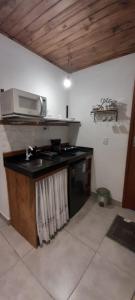 Kuchyň nebo kuchyňský kout v ubytování Chalé Bonito Pousada em Paraty - Acomodações Privativas e Completas - Natureza - Wi-fi - TV - Garagem