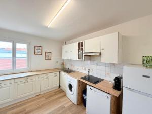 Η κουζίνα ή μικρή κουζίνα στο Cosy Ange - T4 - Place Verdun - Garage & balcon