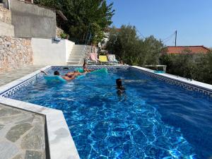 Ảnh trong thư viện ảnh của Maison charme avec piscine privée, près de la mer à Sappounakeika, Tyros ở Sapounakaíika