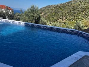 Ảnh trong thư viện ảnh của Maison charme avec piscine privée, près de la mer à Sappounakeika, Tyros ở Sapounakaíika