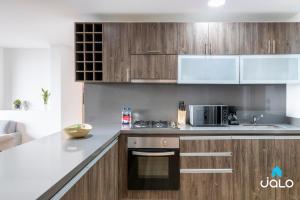 Kuchnia lub aneks kuchenny w obiekcie 72Hub Apartments By Jalo