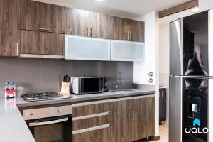 Kuchnia lub aneks kuchenny w obiekcie 72Hub Apartments By Jalo