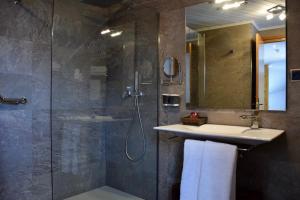 Baðherbergi á Hotel L'Aüt
