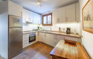 Η κουζίνα ή μικρή κουζίνα στο Nice Home In Almuñecar