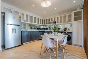 Una cocina o cocineta en Casa La Costa By Wynwood House
