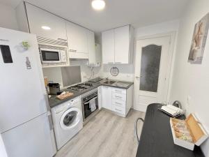 Kuchyňa alebo kuchynka v ubytovaní Apartamento Plaza España Las Rozas