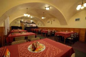 מסעדה או מקום אחר לאכול בו ב-Hotel Valaskuv Grunt