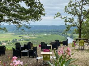 Photo de la galerie de l'établissement Camping - Village Vacances Familial à Prayssac au coeur du vignoble Lotois, à Prayssac