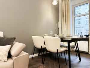 Posedenie v ubytovaní Central, Modern & CHIC Wroclaw Gem, Near Park! 10min to Old Town, Trumski + 24 fotografií