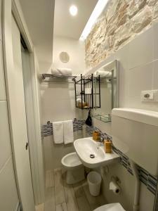 Koupelna v ubytování Zimmer Camere + 37 fotografií