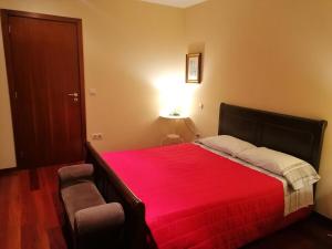 Postel nebo postele na pokoji v ubytování Altes Kellerhaus In Gerês + 31 fotografií