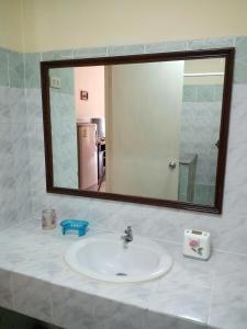 Een badkamer bij View Talay 1B by Fernando