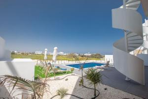 Fotografie z fotogalerie ubytování Ferienvilla Vie Bleu Mit Großem Pool v destinaci Protaras