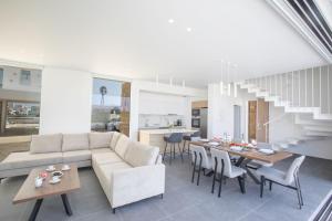 Fotografie z fotogalerie ubytování Ferienvilla Vie Bleu Mit Großem Pool v destinaci Protaras + 7 fotografií