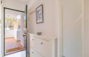 Fotografie z fotogalerie ubytování 1 Bedroom Nice Apartment In Benalmádena v destinaci Benalmádena