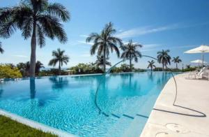 Bazén v ubytování Luxury Beachfront Villa in Punta Mita nebo v jeho okolí