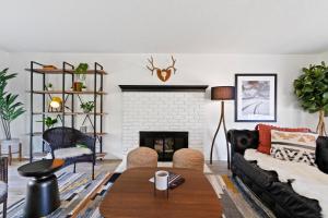 Gallery image of Serenity on 6th 30 Day Minimum in Bend