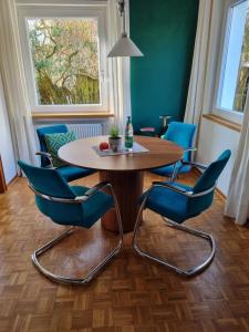 Posezení v ubytování Stadtnahe Wohnung mit Garten und Parkplatz