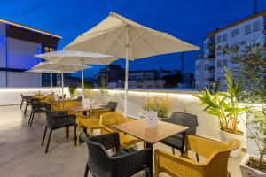 Um pátio ou outra área exterior em Hotel Etoile Du Nord