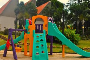 Kawasan permainan kanak-kanak di Village Resort