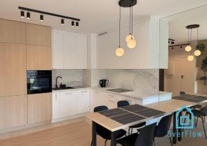 Dapur atau dapur kecil di Sailor Apartment- 10 minutes to Seaside & City Center Gdynia