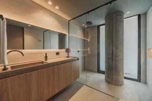 Koupelna v ubytování The Somos Loho Hotel + 143 fotografií