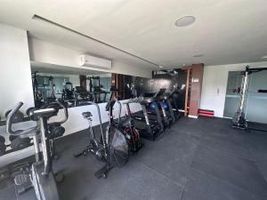 Fitness centrum a/nebo fitness zařízení v ubytování Apartamento Novo, Confortável, Lazer e Estacionamento