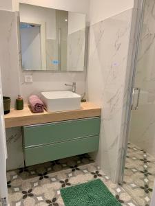 Bilik mandi di Place Des Vosges