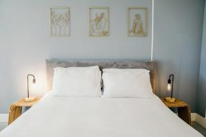 Postel nebo postele na pokoji v ubytování LUXURY Apartment in BLUE Playa Venao B-32 + 37 fotografií