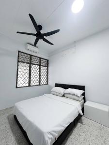 Postel nebo postele na pokoji v ubytování Haven Retreats 2BR #Landed #Aeon #Legoland #Bukit Indah #Tuas
