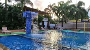 Bazén v ubytování River Splash Resort,Karjat nebo v jeho okolí