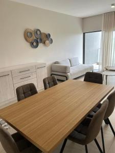 Χώρος καθιστικού στο Sky serenity two rooms apartment