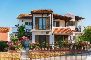 Budova, kde se apartmán nachází + 13 fotografií