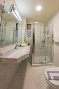 Koupelna v ubytování Hotel Pitsakis